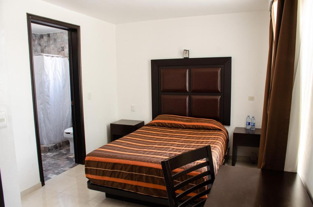 Hotel O Puente San Juan del Río Eksteriør billede