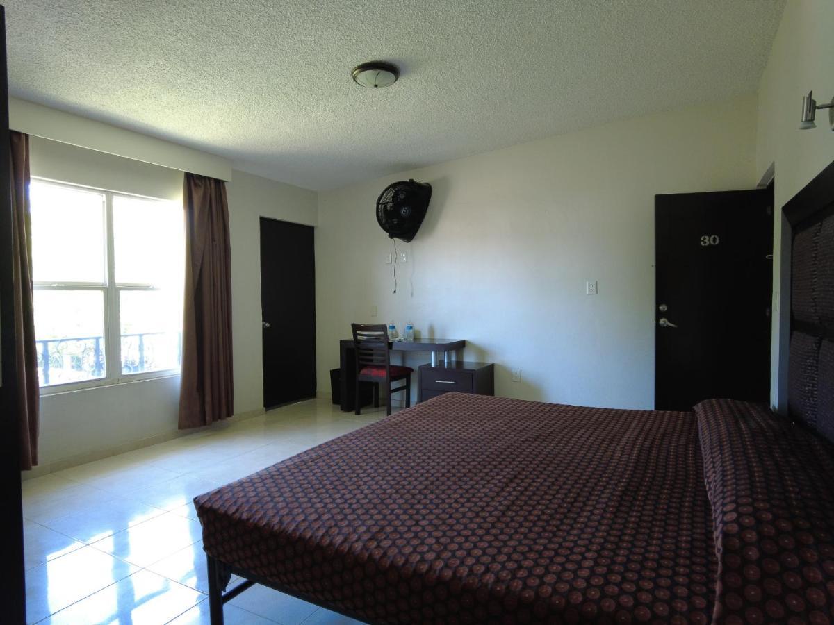 Hotel O Puente San Juan del Río Eksteriør billede